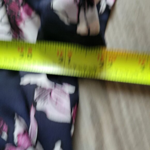 Torrid Floral Print Navy & Pink Short Sleeve Tunic Top Womens Size 0 Lightweight - Picture 7 of 8